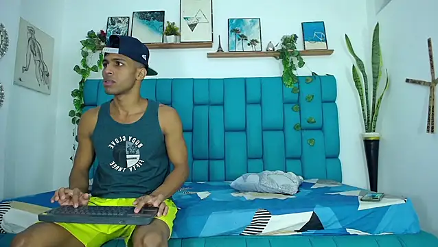 Snapshot of Hot_Boys_Latinos_X chatting on November 23, 12:26 pm Hot Boys Latinos X online show from November 23, 12:26 pm