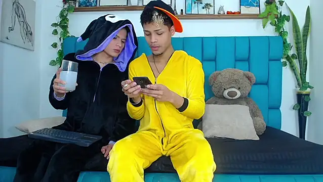 Hot Boys Latinos X online show from January 8, 9:54 pm