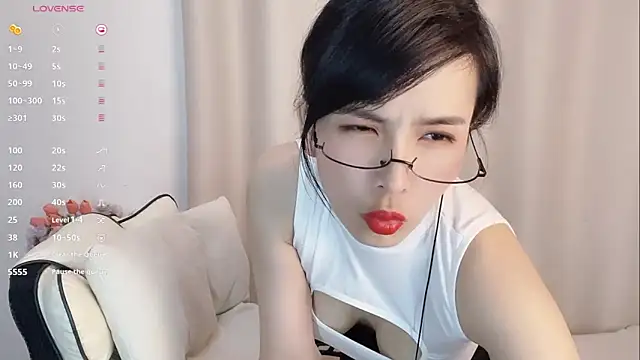 Snapshot of -Jenny-666- chatting on November 1, 11:53 pm -Jenny-666- online show from November 1, 11:53 pm