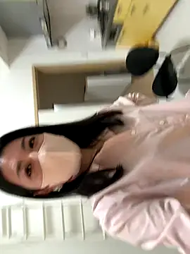 akimix xoxo online show from October 28, 1:32 pm