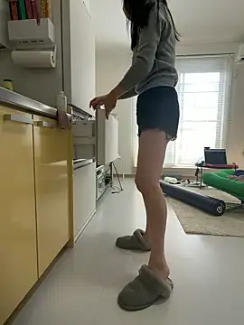 akimix xoxo online show from March 22, 5:00 am