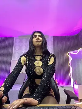 MAIILY TAY online show from November 13, 11:58 am