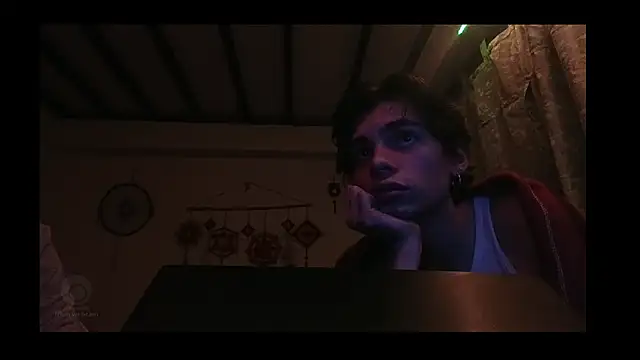 Snapshot of Lilyandnoah16 chatting on December 3, 12:01 am Lilyandnoah16 online show from December 3, 12:01 am