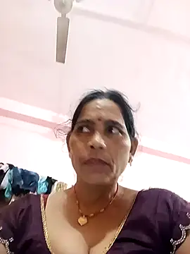 Snapshot of Indiangueen chatting on October 27, 5:25 pm Indiangueen online show from October 27, 5:25 pm