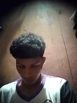 Snapshot of Brayanjuarez_10 chatting on January 13, 12:15 am Brayanjuarez 10 online show from January 13, 12:15 am