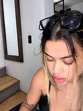 Alanna-foxx online show from October 30, 1:15 am