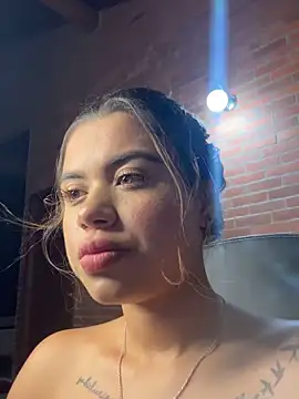 Alanna-foxx online show from December 13, 10:27 pm