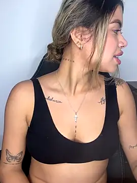 Alanna-foxx online show from November 22, 4:00 am