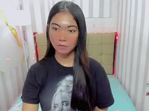 Snapshot of BigCockJade chatting on May 9, 11:19 pm BigCockJade online show from May 9, 11:19 pm
