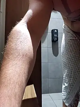 ozone1992 online show from April 13, 8:46 pm