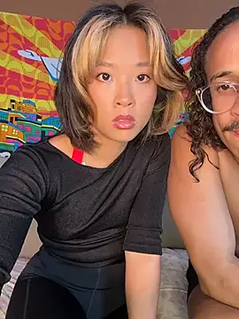 Snapshot of LillyFucksLeo chatting on October 31, 1:19 pm LillyFucksLeo online show from October 31, 1:19 pm