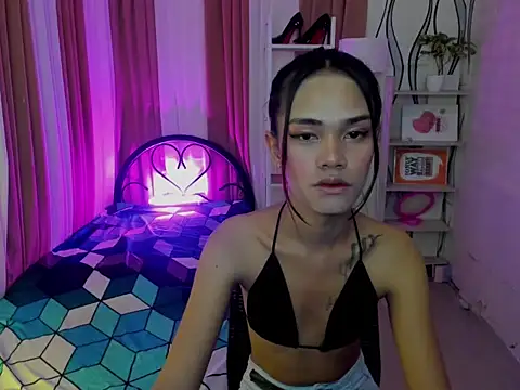 Snapshot of XxBigCockAliyahxX chatting on October 29, 9:14 pm XxBigCockAliyahxX online show from October 29, 9:14 pm