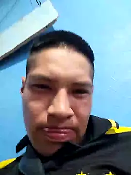 Ojitosbrrr online show from November 2, 2:22 pm