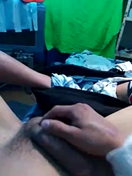 Ojitosbrrr online show from December 2, 9:55 am