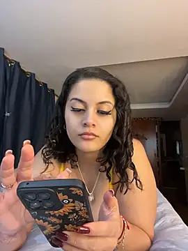 Snapshot of amellita-33 chatting on July 17, 6:21 am amellita-33 online show from July 17, 6:21 am