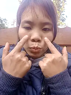 Snapshot of Bany_x chatting on December 1, 2:45 am Bany x online show from December 1, 2:45 am