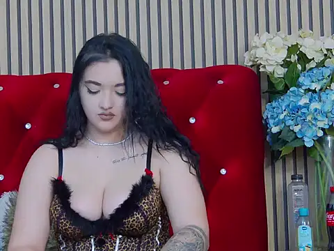 Snapshot of LaraBloom chatting on November 21, 7:46 pm LaraBloom online show from November 21, 7:46 pm