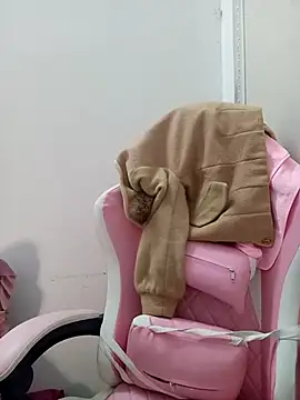 ezabel- online show from November 6, 1:15 pm