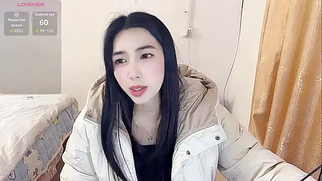 by-Hannah online show from December 17, 9:36 am