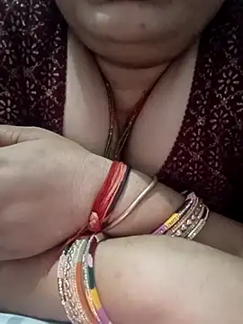 Snapshot of Best_couple2001 chatting on October 29, 3:33 pm Best couple2001 online show from October 29, 3:33 pm