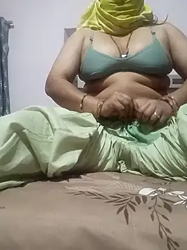 Snapshot of Best_couple2001 chatting on October 26, 4:07 pm Best couple2001 online show from October 26, 4:07 pm