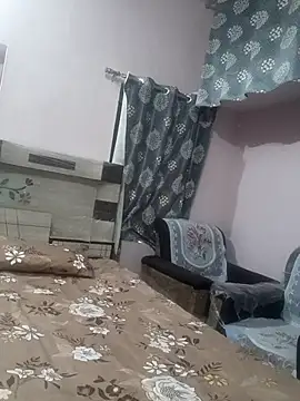 Snapshot of Best_couple2001 chatting on November 13, 6:28 am Best couple2001 online show from November 13, 6:28 am