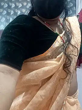 Snapshot of Best_couple2001 chatting on November 14, 6:50 am Best couple2001 online show from November 14, 6:50 am