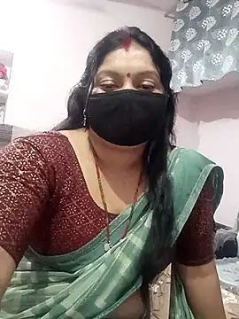 Snapshot of Best_couple2001 chatting on November 15, 6:39 am Best couple2001 online show from November 15, 6:39 am