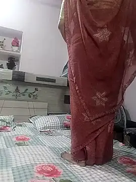 Snapshot of Best_couple2001 chatting on November 6, 3:05 pm Best couple2001 online show from November 6, 3:05 pm