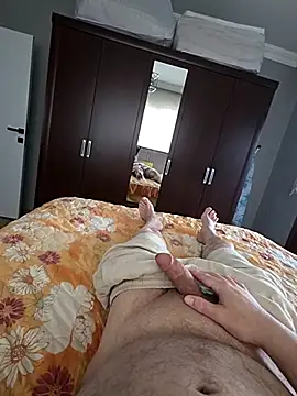 Efe53100 online show from December 2, 6:15 am