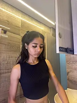 phenixpink22 online show from April 10, 2:13 pm