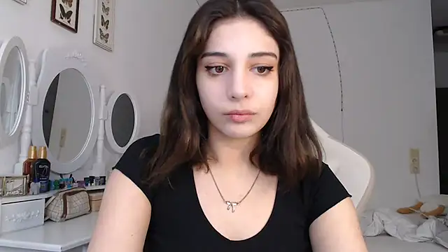 Snapshot of bellefleurrr chatting on June 9, 4:41 pm bellefleurrr online show from June 9, 4:41 pm