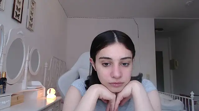 bellefleurrr online show from March 26, 7:06 am