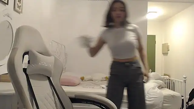 bellefleurrr online show from April 16, 8:53 pm