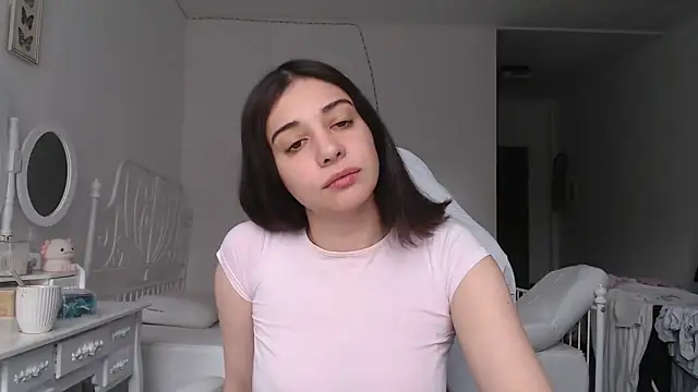 bellefleurrr online show from May 11, 2:56 pm