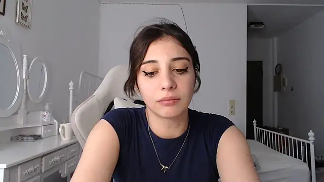 Snapshot of bellefleurrr chatting on June 24, 1:53 pm bellefleurrr online show from June 24, 1:53 pm