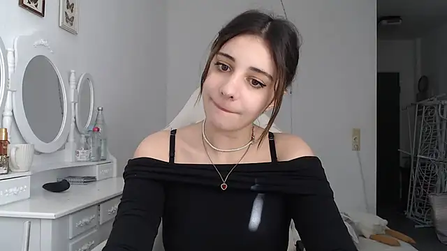 Snapshot of bellefleurrr chatting on July 10, 5:13 pm bellefleurrr online show from July 10, 5:13 pm