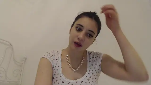 bellefleurrr online show from March 17, 1:30 am