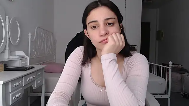 bellefleurrr online show from March 29, 12:29 pm