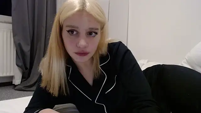 Snapshot of bellefleurrr chatting on December 15, 8:58 pm bellefleurrr online show from December 15, 8:58 pm