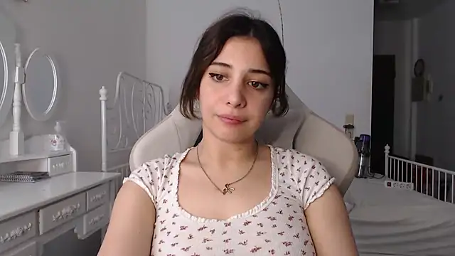 Snapshot of bellefleurrr chatting on June 25, 2:11 pm bellefleurrr online show from June 25, 2:11 pm