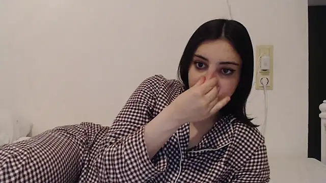 bellefleurrr online show from April 6, 11:17 pm