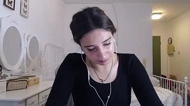 Snapshot of bellefleurrr chatting on June 19, 8:36 pm bellefleurrr online show from June 19, 8:36 pm