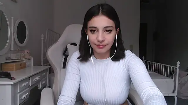 bellefleurrr online show from May 6, 2:21 pm