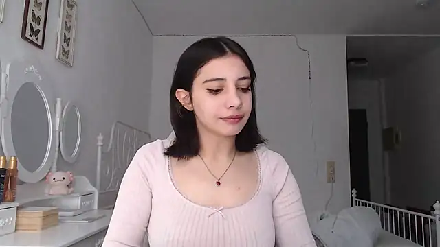 bellefleurrr online show from April 3, 1:17 pm