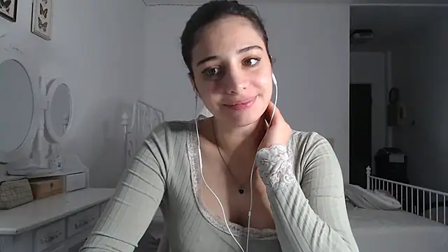 Snapshot of bellefleurrr chatting on June 14, 7:59 pm bellefleurrr online show from June 14, 7:59 pm