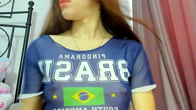 Snapshot of LollaVibes chatting on January 17, 6:17 am LollaVibes online show from January 17, 6:17 am