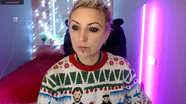 Snapshot of Sweet-n-Strong chatting on November 13, 7:56 am Sweet-n-Strong online show from November 13, 7:56 am