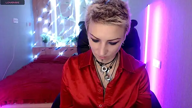 Snapshot of Sweet-n-Strong chatting on November 14, 7:23 am Sweet-n-Strong online show from November 14, 7:23 am