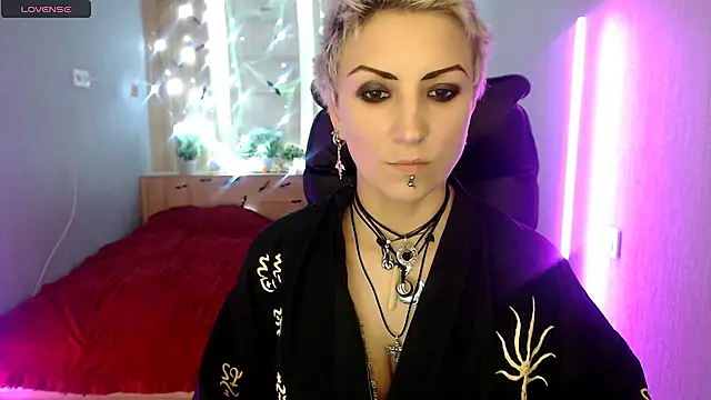 Snapshot of Sweet-n-Strong chatting on November 18, 1:03 pm Sweet-n-Strong online show from November 18, 1:03 pm